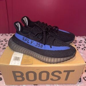 Yeezy Boost 350 V2